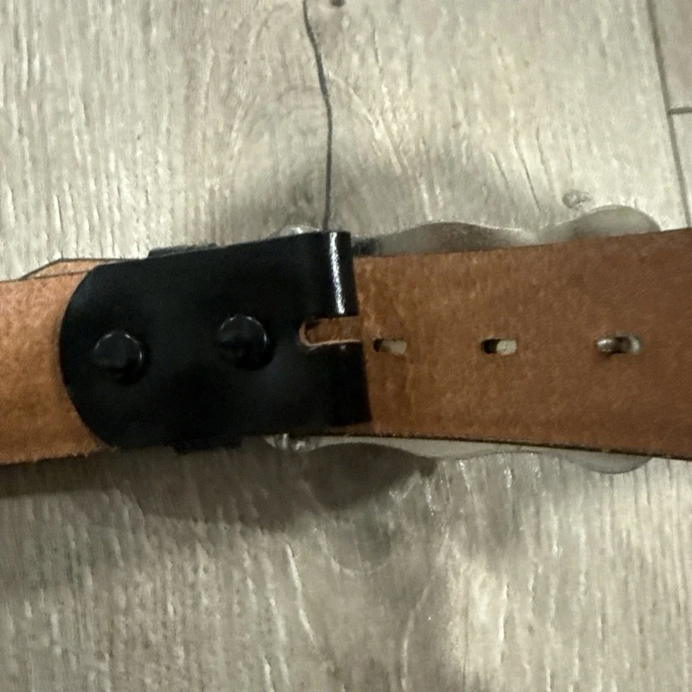Chambers Belt Co Men's leather Belt with Engraved Metal Buckle Sz 36 Made‎ USA